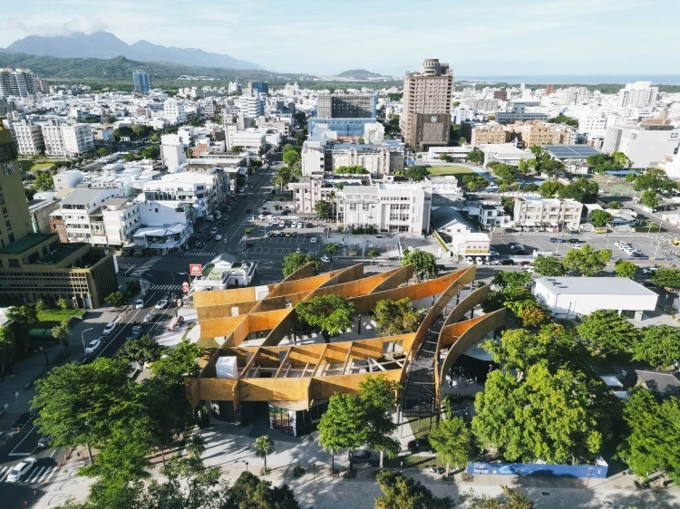「台東樹屋」被稱為「全台最大木構建築」