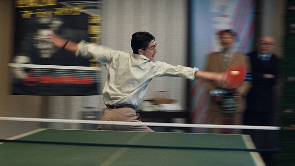 《橫衝直闖》以「桌球傳奇」馬蒂里斯曼（Marty Reisman）為靈感，講述在 1950 年的一位美國天才桌球員，為了贏得世界冠軍的頭銜，如何克服家庭、愛情與經濟等因素，一步步走向巔峰的追夢過程...