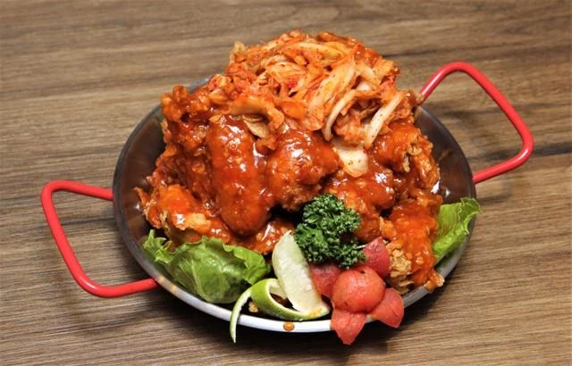 https://www.facebook.com/liguliguchicken/photos/a.1667370233569470.1073741829.1662754390697721/1667370266902800/?type=3&theater