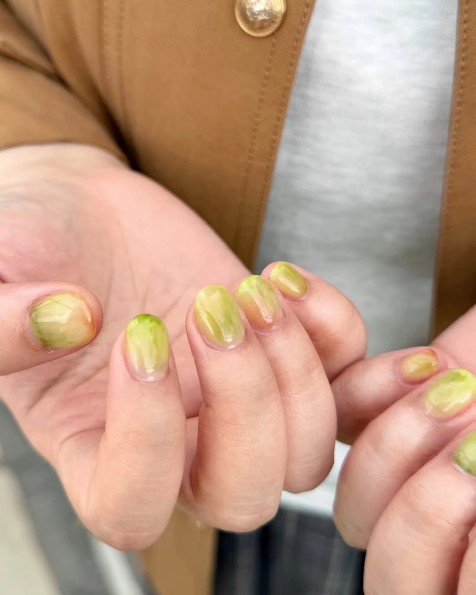 水果光療美甲推薦8:青梅
