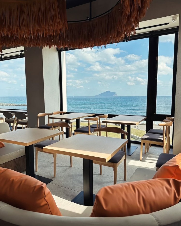 滿山望海今年重新升級,除了咖啡廳,更開放住宿空間,整體更寬敞、視野更遼闊。