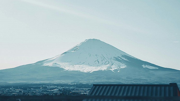 近年日本旅遊熱度不減,外國旅客數量屢創歷史新高,甚至在疫情後迅速反彈至破紀錄的高峰。