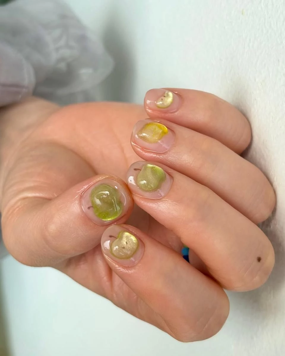 水果光療美甲推薦12:青蘋果