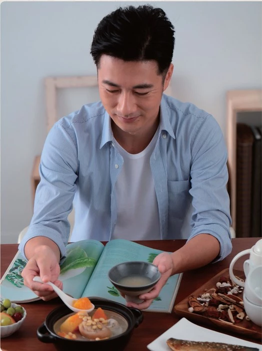 眼睛酸澀快瞎了?學中醫師喝這個就有感