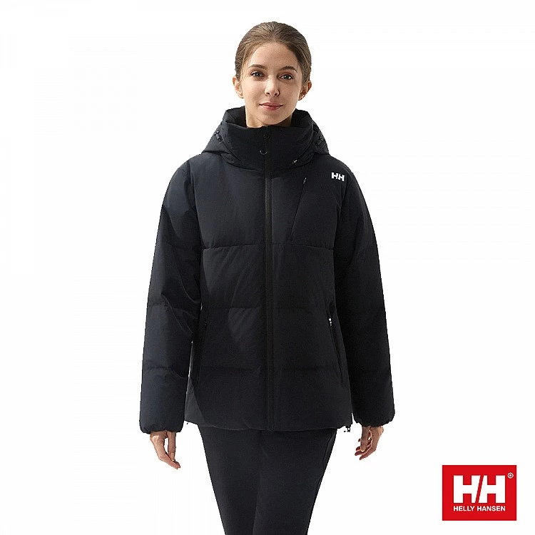 被譽為「挪威國寶級」的戶外品牌 Helly Hansen，近年終於正式登台，鎖定對機能與質感都有要求的成熟消費族群。這件女款黑色羽絨外套，正是品牌最擅長的強項總和——防水科技、實穿剪裁與低調耐看的北歐風格，在保暖與日常穿著舒適度之間取得平衡，特別適合台灣冬天時穿著。（價格：NTD11,800）