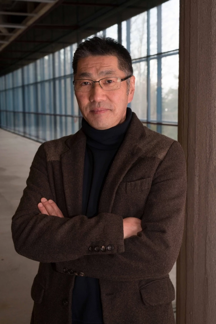 1999年宮島達男(Tatsuo Miyajima)曾代表日本參與第48屆威尼斯雙年展(Japan Pavilion),展出大型裝置《MEGA DEATH》