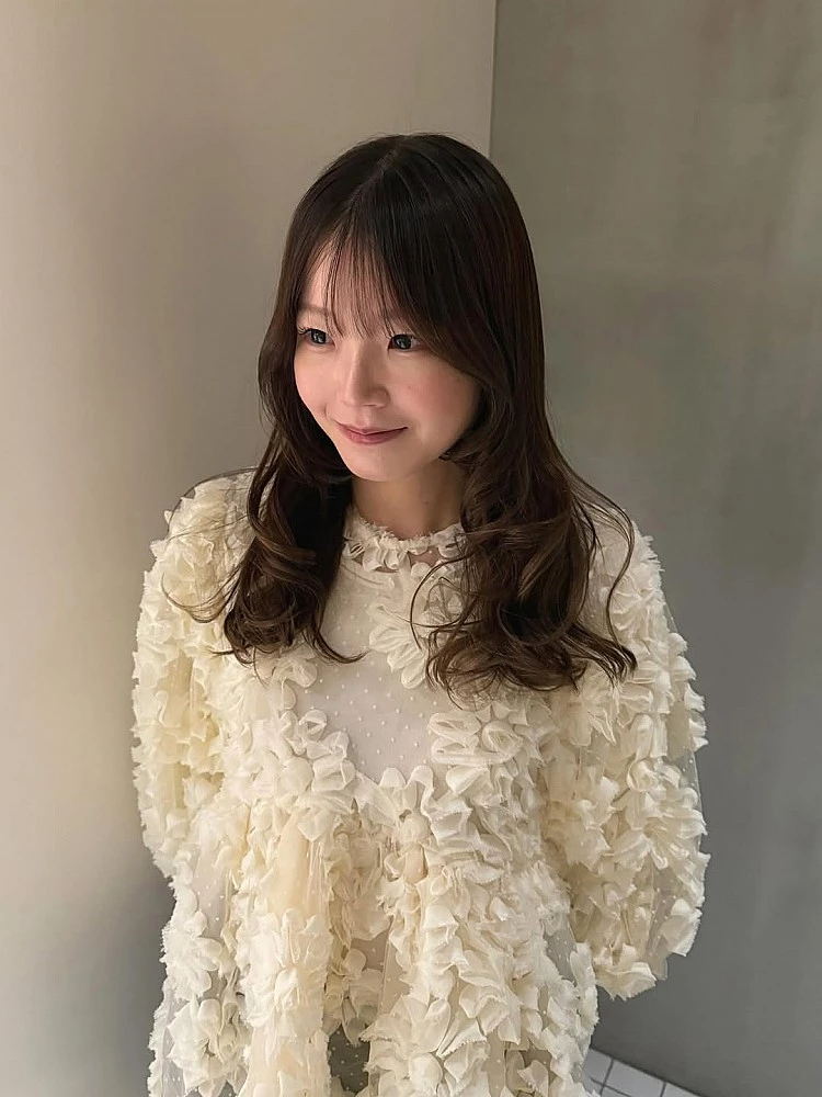 韓系中長髮推薦13:溫柔手繞捲