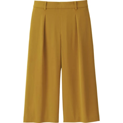 Uniqlo女裝垂墜風細肩帶上衣，790元。
