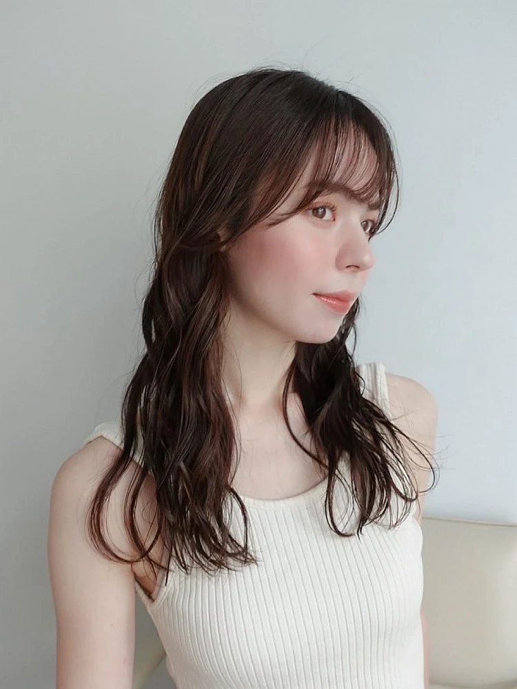 韓系中長髮推薦20:濕感蛋捲頭