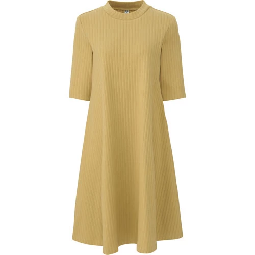 Uniqlo女裝5分袖羅紋棉質寬襬洋裝，790元。