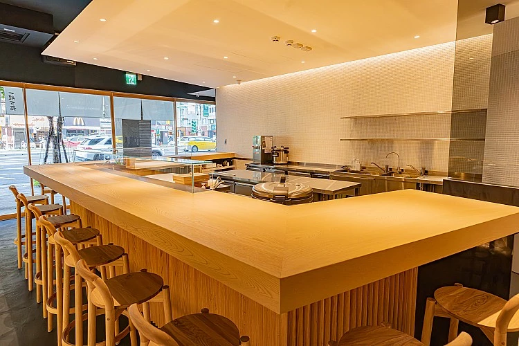 來自東京的飯糰專門店「一粒萬福(一汁おにぎり)」,近年在日本飲食圈快速累積聲量,成為不少美食達人與在地饕客默默收藏的口袋名單。