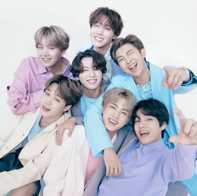 BTS 第五張正規專輯即將發行，這是 BTS 睽違 3 年 9 個月以來首次推出的完整專輯，同時也象徵著團體未來將前進的方向，專輯共收錄 14 首歌曲，成員們深度參與了歌曲製作，將各自的想法與色彩注入作品之中，並以音樂真實表達他們一路走來所經歷的情感與掙扎，可以說是滿載著 BTS 想與長時間等待完整體回歸的 ARMY 分享的真誠故事。