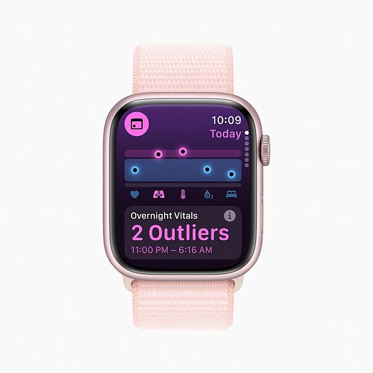 只要戴上Apple Watch、配上AirPods Pro 3，所有身體數據會即時浮現在螢幕上：心率、卡路里、活動圓圈，以及訓練者最在意的燃脂進度列，整個節奏被量化得一清二楚。