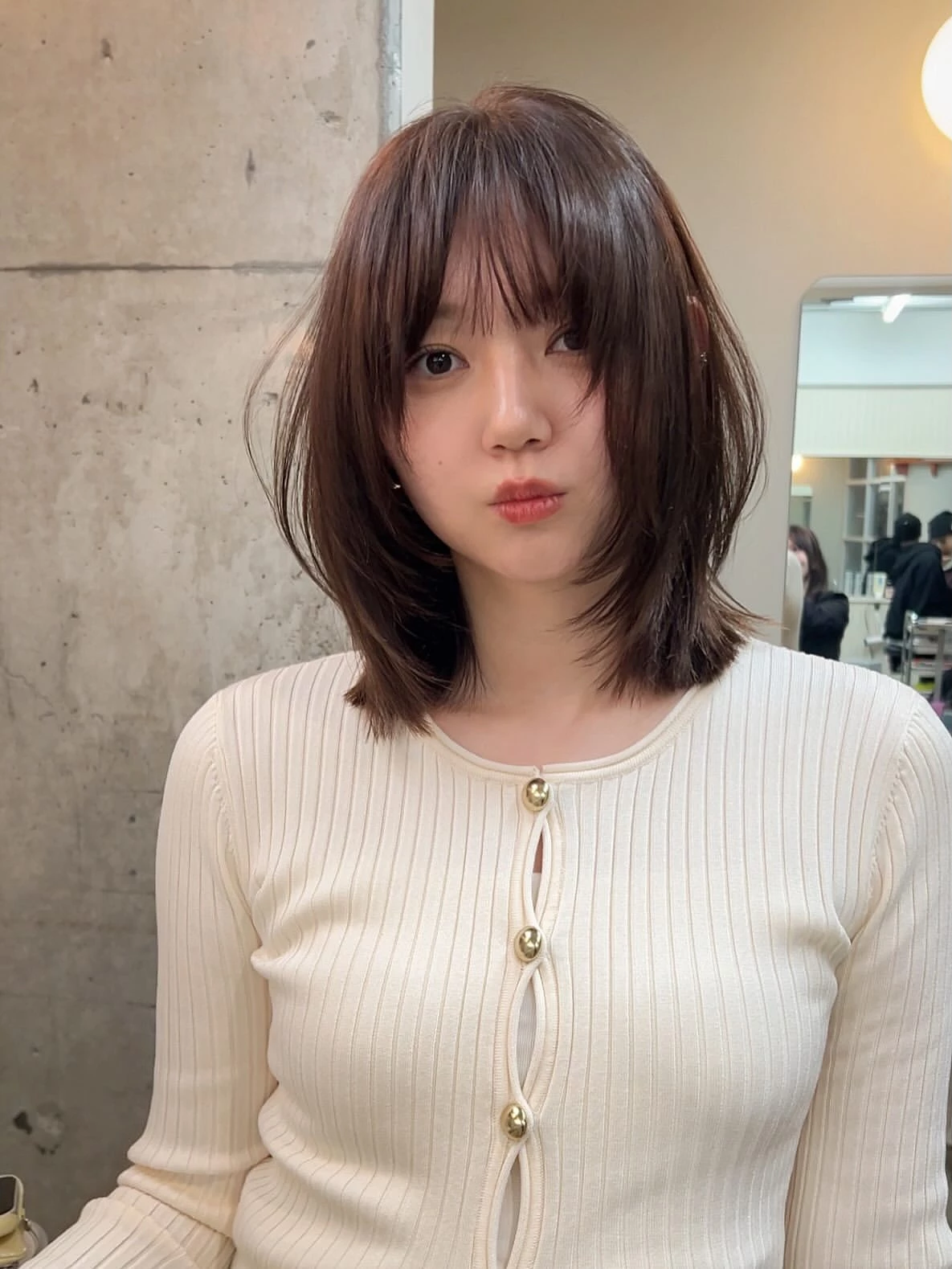 中長鮑伯髮型推薦1：小顏剪瀏海