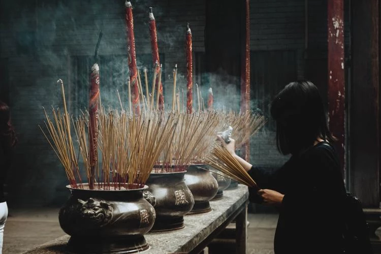 鬼月屋內勿擺冥紙或喪葬裝飾