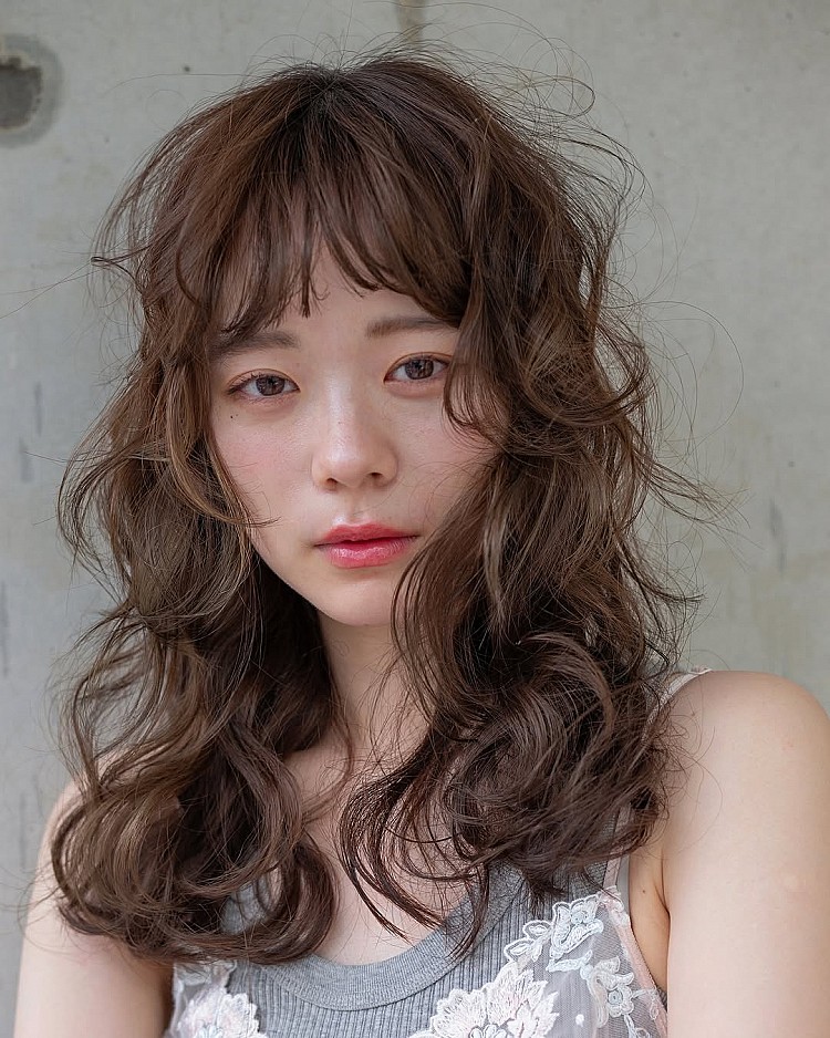 2026燙髮趨勢7：氧氣燙中長髮