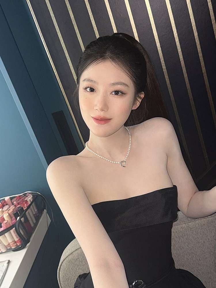 葉舒華好氣色的秘密是「蜜桃玫瑰唇妝」