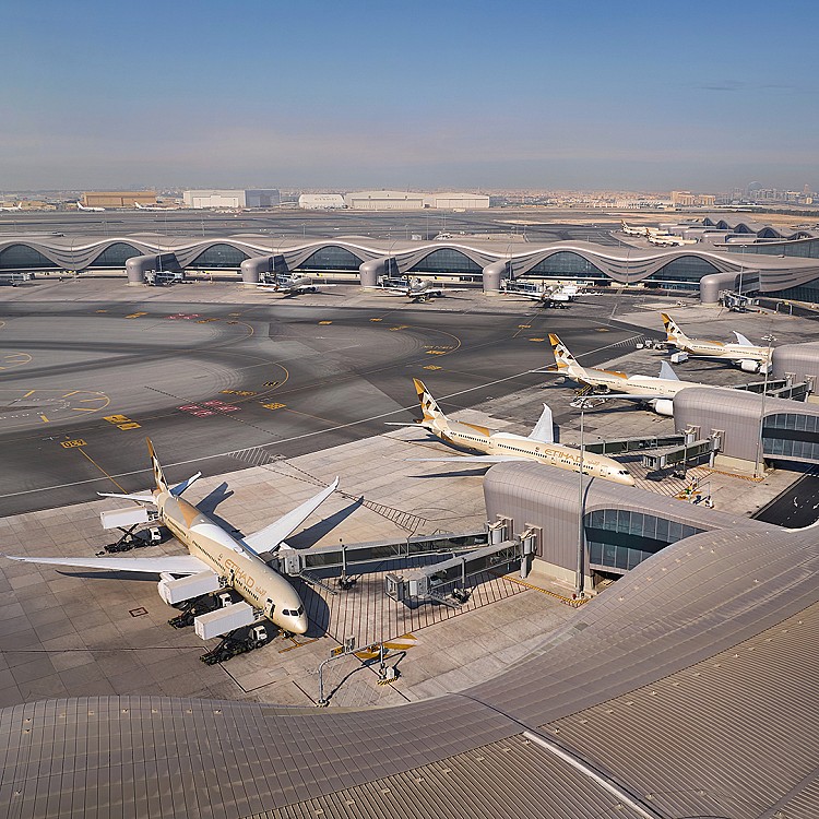 第九名的阿提哈德（Etihad）則以小而精的精品化策略，在整體旅客體驗上持續獲得高度評價。