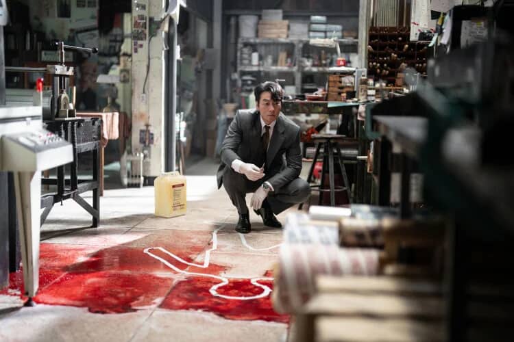 《認罪之罪》的配角設計也非常有趣，幾乎每個角色都刻意他們職業的刻板印象大相逕庭，讓大家在每段調查中不斷修正判斷，朴海秀飾演的白東勳檢察官表面冷靜理性，實際卻因過度相信經驗而可能走錯方向；陳善圭飾演的律師張正久則看似毫不起眼，卻努力為正義發聲，他不僅要推翻檢方，更要對抗整個社會的輿論。