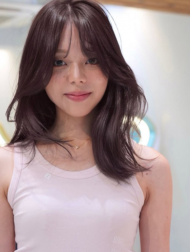 法式瀏海髮型推薦16：韓系溫塑燙