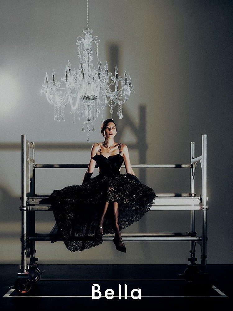 Karen 也演活了許多電影角色，好比：《齊天大聖東遊記》、《色情男女》、《食神》、《喜劇之王》、《古惑仔》系列等，「我是可以瞬間入戲！只要到了劇組、化了妝、穿了衣服，就會很自然地變成那個角色。一旦穿回自己的衣服、回到家，就可以變回我自己。」沒有入戲太深的問題。  「老實說，我從來沒有刻意地為我的演藝生涯做過計畫。我不太會去計劃明年、後年要幹嘛，甚至訂定五年、十年的目標，真的沒有！」Karen 說：「就像，那時簽滾石一樣，也是偶然的機會，後來決定到台灣發展也是。這些都不在計畫之中，但我會隨時做好準備，迎接新的機會。」