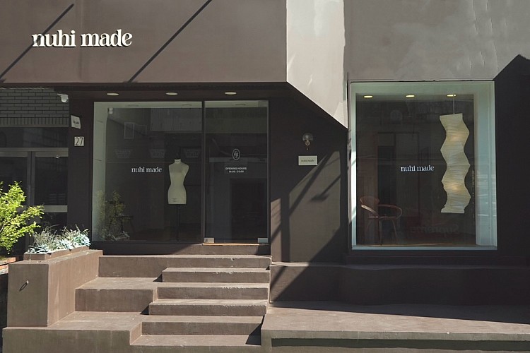 Nuhi迎來12週年里程碑，一直以來都是韓系女孩的必買清單之一。這次重新開幕後，整間店的彷彿重新打光，視覺更成熟、層次更乾淨，但保留品牌最迷人的柔軟輪廓。
