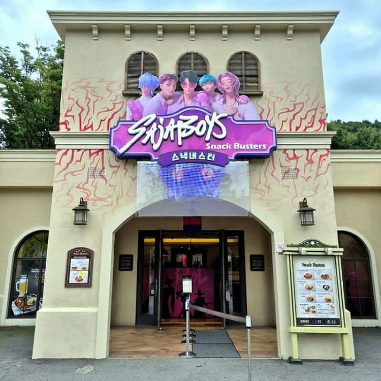 續作還等不及也沒關係，《K-pop 獵魔女團》繼與韓國愛寶樂園聯名造成話題後，日前正式宣佈將於下個月啟動亞洲巡迴快閃店。