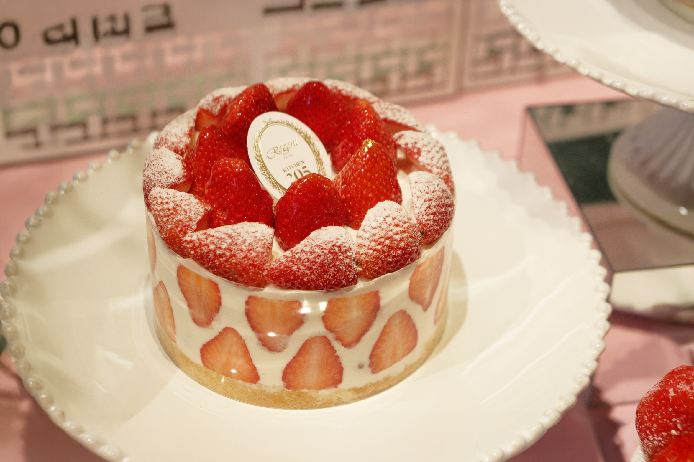 在社群媒體當道的時代，甜點得先「好看」才能引發關注。