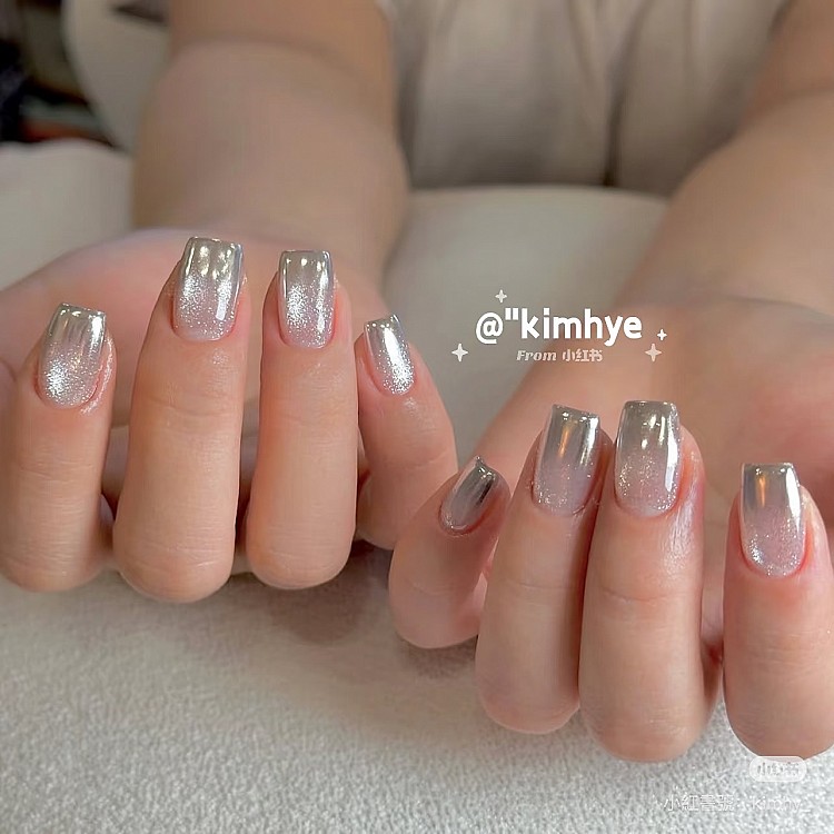 銀色光療美甲推薦7：貓眼漸層