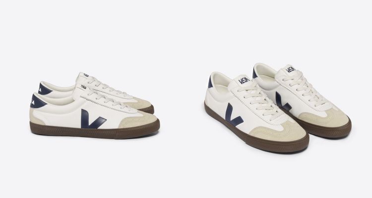 Veja Volley德訓鞋俐落不張揚的外型，少了多餘裝飾，反而讓鞋頭標誌性的T字線條更顯辨識度，修長鞋型在視覺上修飾腳型，無論搭配牛仔褲、運動單品，或是融入都會感造型，都能自然拉出整體亮點。
