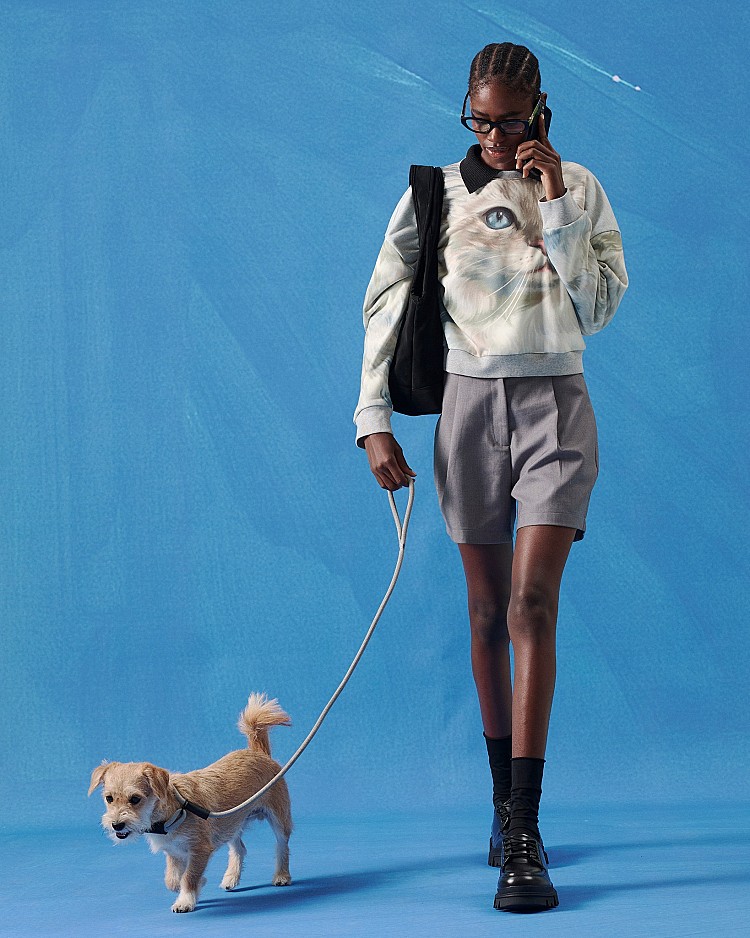 以簡約設計、良好品質和高辨識度的Logo單品，Gentle Woman在年輕世代間快速爆紅，不只是日常穿搭的好選擇，最經典的單品莫過於 Logo帆布袋，不僅實用耐裝，還帶有獨特設計感，中低價位的價格帶，讓品牌的門市經常掀起搶購潮，可見其受歡迎程度！