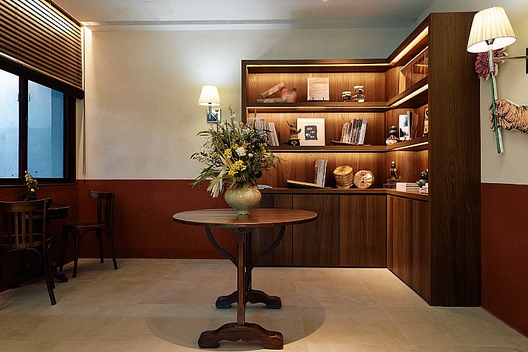 Kakaw Bon 視覺與包裝設計由日本潮牌BEAMS的設計部門 BEAMS CREATIVE 操刀，空間則交由 JSC Design Studio 設計