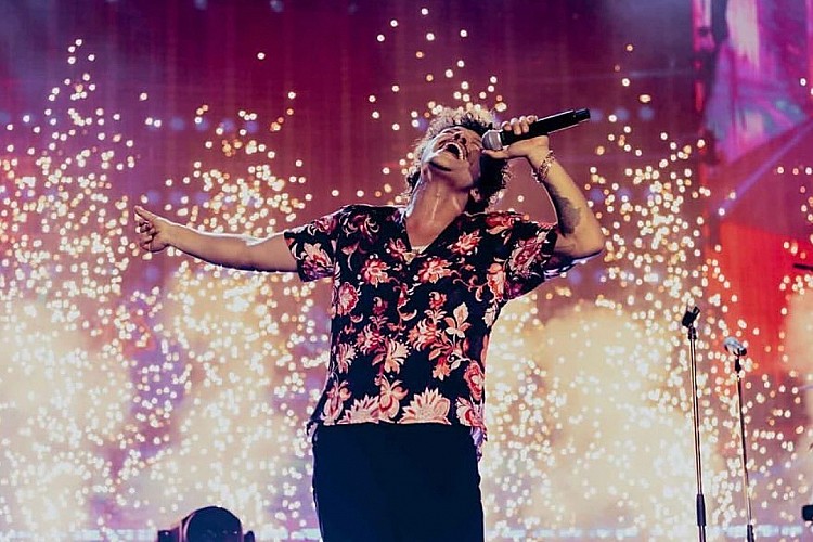 一直到了 2023 年，高雄市場陳其邁開始實施「演唱會經濟政策」積極招攬世界級女團 BLACKPINK 登世運主場館演唱，之後便接續迎來 Coldplay、Ed Sheeran、Bruno Mars、Doja Cat、ONE OK ROCK、TWICE、Stray Kids…等國際級巨星開唱。