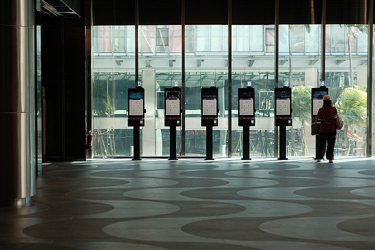 大巨蛋秀泰影城座落於台北大巨蛋園區影城棟2至5樓,空間規模高達3,000坪,共規劃14座影廳、1,750個座位,可說是全台最具規模的旗艦影城之一。