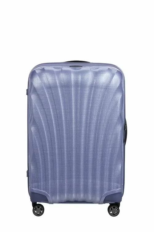 Samsonite C-LITE是品牌最具代表性的技術之作，以專利材質打造出標誌性外型，也因此拿下紅點設計大獎。實際推行時，能明顯感受到它的輕盈與穩定，加長雙管拉桿與滑順雙輪設計，讓移動過程更省力。