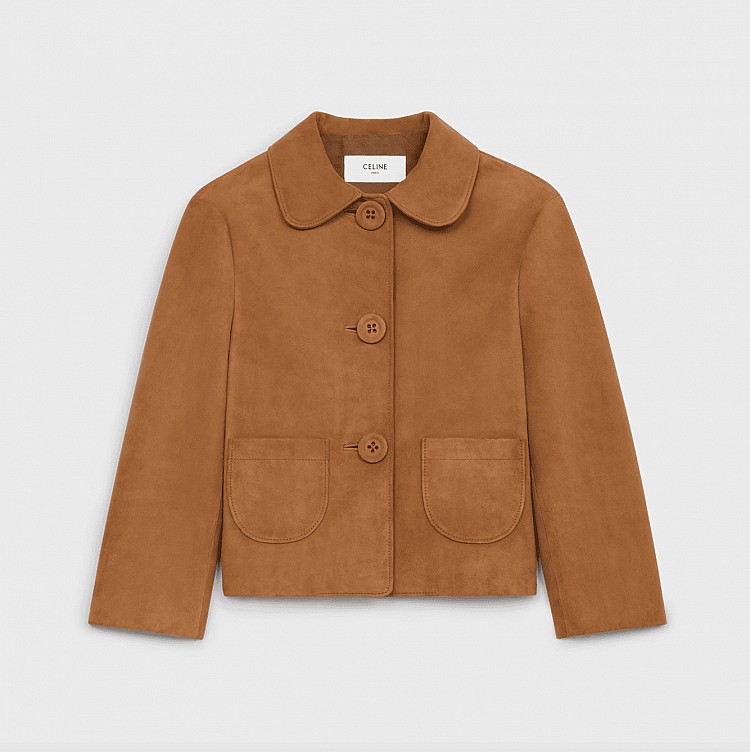 100%絨面皮革製成，細膩霧面光澤一眼就散發高級感，柔軟觸感更是讓人忍不住想多看兩眼、再多摸一下。