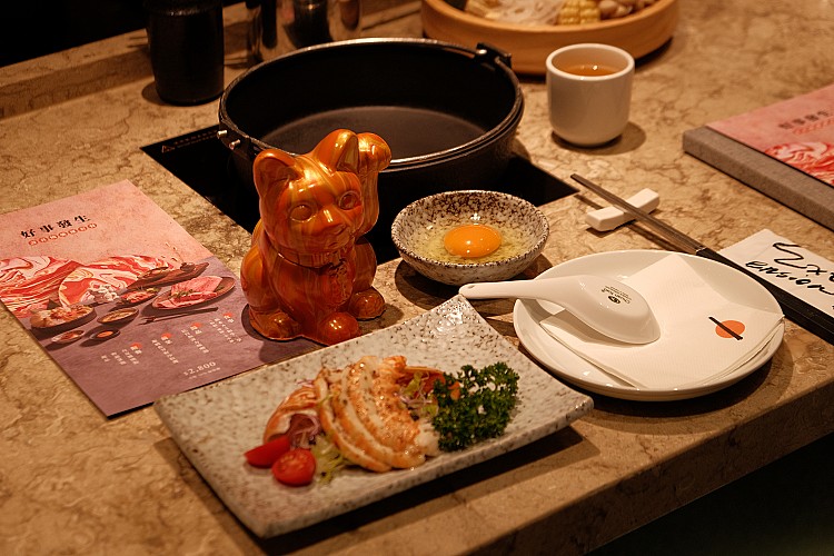 在「Extension 1 by 橘色」壽喜燒不只是料理，更像是一種幸福的儀式。