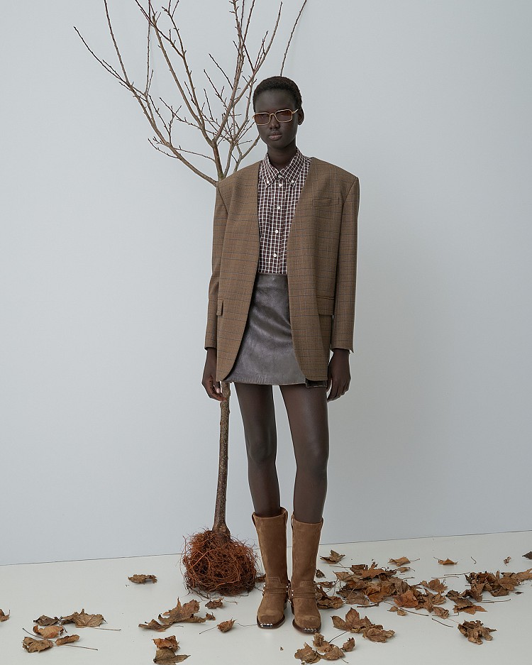 Sandro、Maje母公司SMCP前三季營收上漲！銷售額達 8.96 億歐元，同比有機成長 2.8%，主要受惠於可比增長 2.9%。