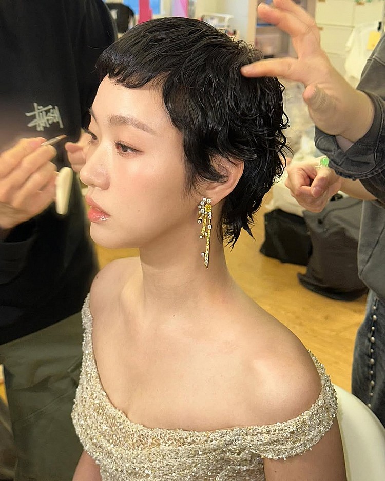 金高銀短髮造型推薦2：微捲極短髮