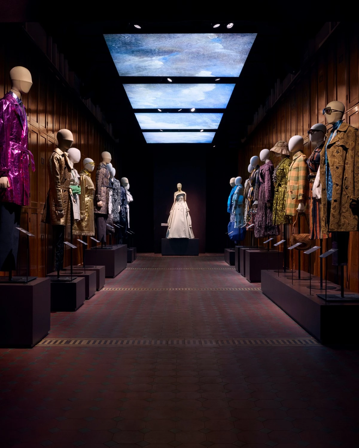 Burberry與V&A博物館合作推出《The Burberry Trench: Crafting an Icon》免費特展,慶祝品牌創立170週年