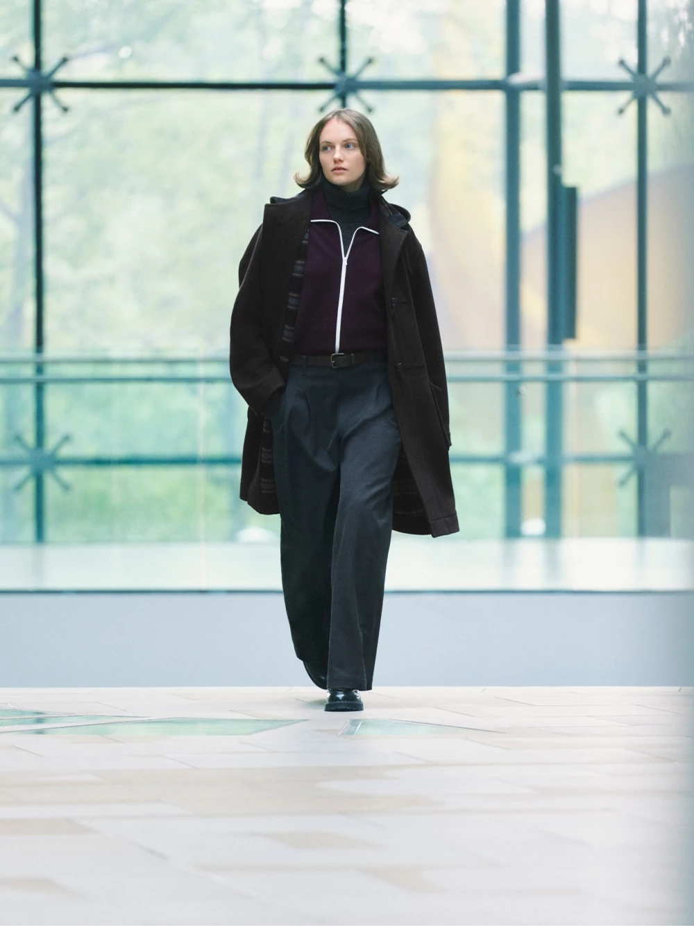 Uniqlo C厚底綁帶鞋售價NT$1,290、兩千有找,隨2026秋冬Uniqlo C系列登場,預計9月25日預定販售。