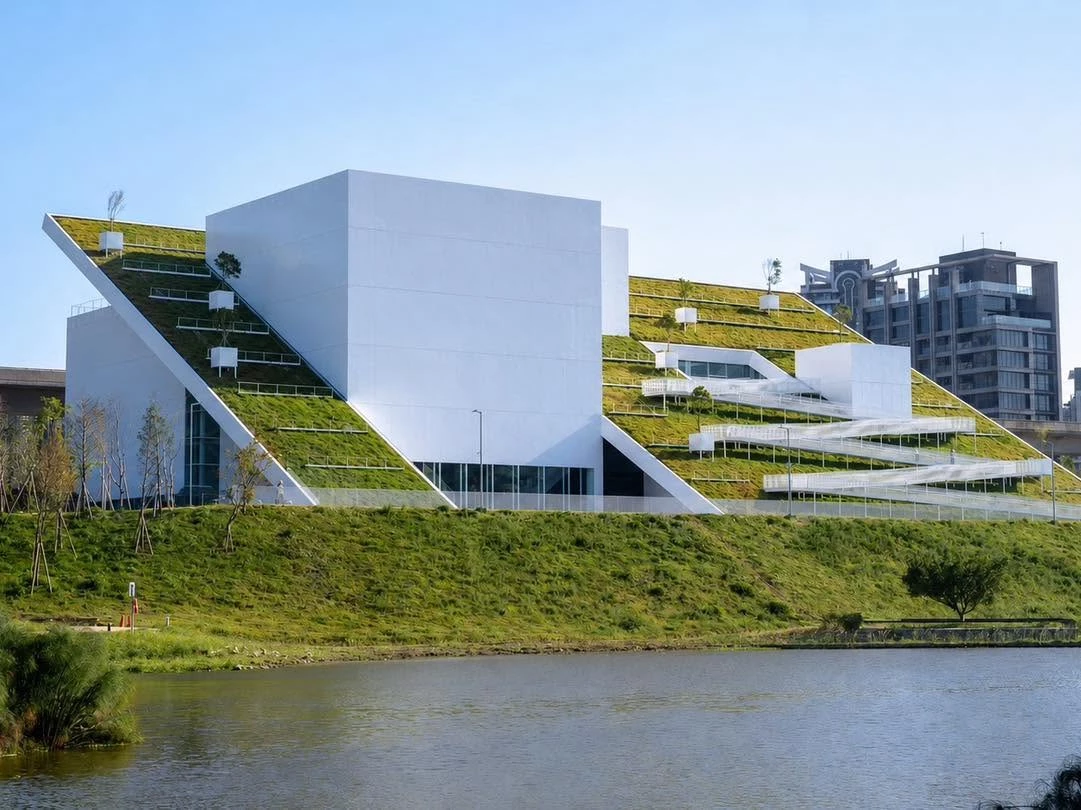 除了硬體建設,大美館也積極布局國際合作,與法國龐畢度中心(Centre Pompidou)簽署為期七年的合作意向書,未來將共同推動國際展覽、兒童藝術教育、研究與人才交流。首波合作計畫預計於 2028 年在兒童美術館推出兒童藝術教育展,並於 2029 年迎來台灣首場大型瓦西里.康丁斯基(Wassily Kandinsky)經典原作展,同時串聯大美館、兒童美術館與橫山書法藝術館,打造跨館策展計畫。
