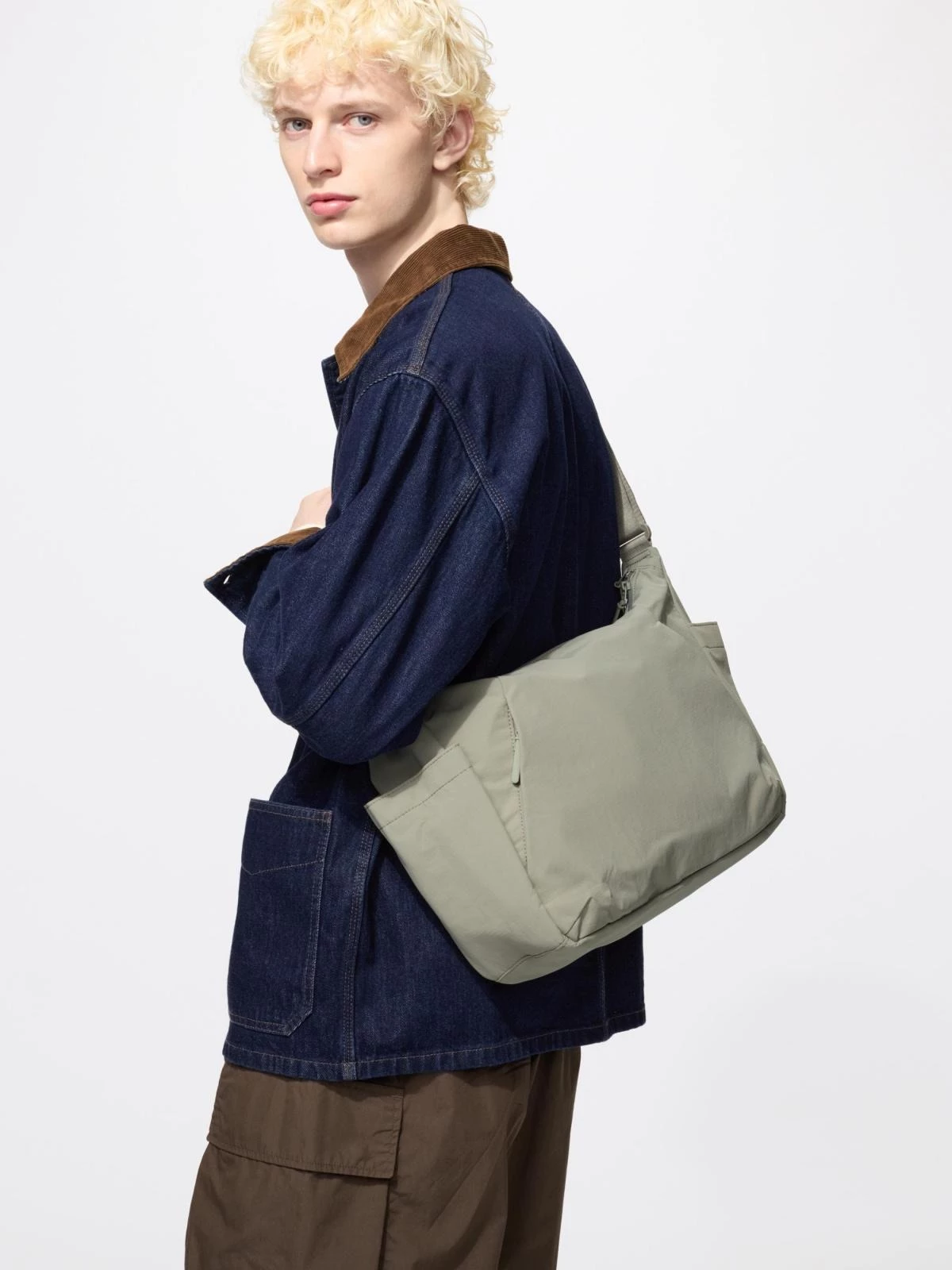 Uniqlo工裝肩背包售價NT$790,男女適用ONE SIZE