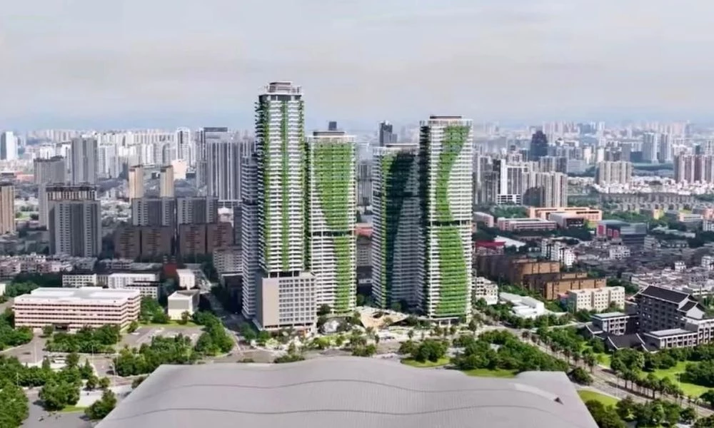 未來，衛武營站旁將迎來全新地標：藝術之丘，打造 5 座全新高樓地標，規劃 52 層的複合式建築量體，結合旅宿與藝術空間，為東高雄注入嶄新活力，預計於 2033 至 2036 年間分階段完工。一樓空間也將規劃全新表演劇場，可容納 120 至 200 席觀眾，適合各類型表演與活動，並優先提供新創劇團使用，成為青年創業的夢想基地，支持高雄在地藝文團體的發展。