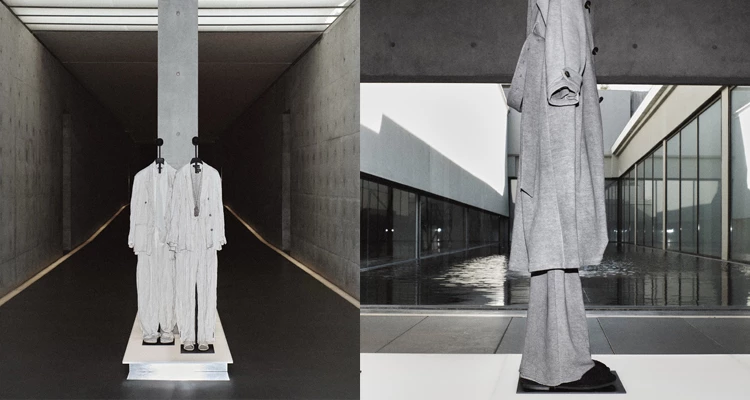 這場Emporio Armani 2027年春夏系列的呈現方式,也讓我對這種時間感有了更直接的想像。沿著由日本當代建築大師安藤忠雄打造的灰色清水模空間依序展開,色彩從白色開始,經過綠色、灰色與灰褐色,最後逐漸沉入黑色。這樣的排列在我眼中很有敘事性,像是一段緩慢推進的旅程,同時,也在性別之間自然地流動,令人印象深刻。