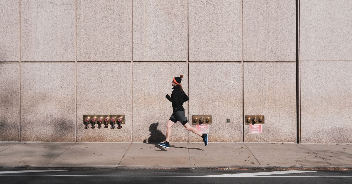 哈佛醫學院認證！5項最適合大眾的健康運動，慢跑、瑜伽竟榜上無名！