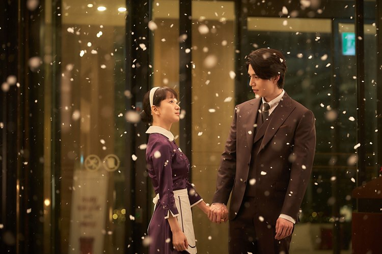 韓國賀歲片《緣來大飯店》將上映！潤娥、李棟旭、姜河那…14位神級陣容一字排開，堪稱2021最強愛情電影