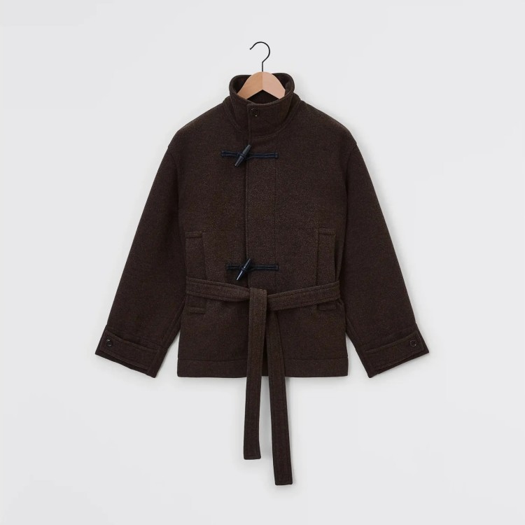 2024 秋冬「漏斗領外套」6 款推薦！Burberry 款式經典，Chloé 展現巴黎風範，不用圍巾也能時髦又保暖