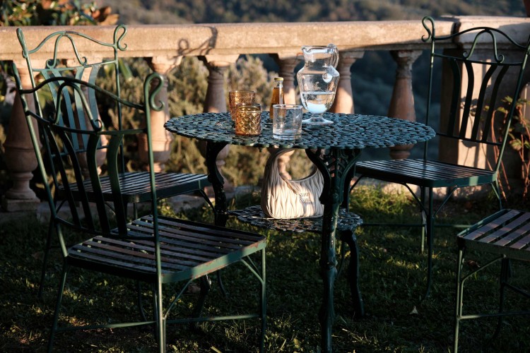 時尚與藝術的交織！Miu Miu迎來全新《女人的故事》系列：以電影視角詮釋設計語彙，深度探討女性力量