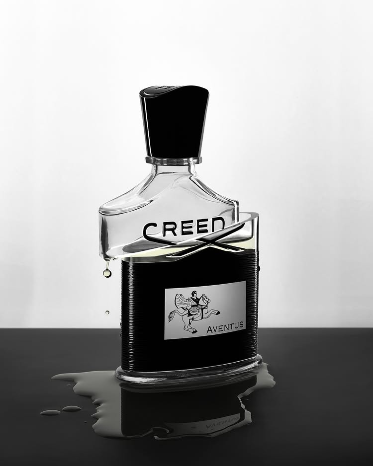 這次收購開雲美妝部門，萊雅除了拿下 Gucci 美妝授權，另一個重點是完全持有英國小眾品牌 Creed（克雷德）。這個品牌始終帶著神秘感與奢華氣息，透過定價與大眾市場拉開距離，卻又格外具有吸引力，在小眾香氛市場表現脫穎而出，屬於整體香氛市場中增速最快的類別。此外，萊雅旗下另一個小眾香氛品牌 Aesop 也在財報中多次提及，營收表現亮眼。